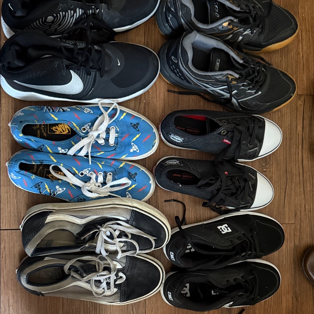 Nike Kids Black and White Sneakers